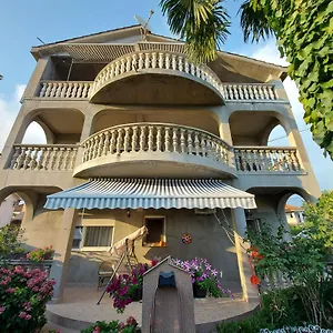 apartman-palma-bezjaki.primorje-gorskikotar.com/